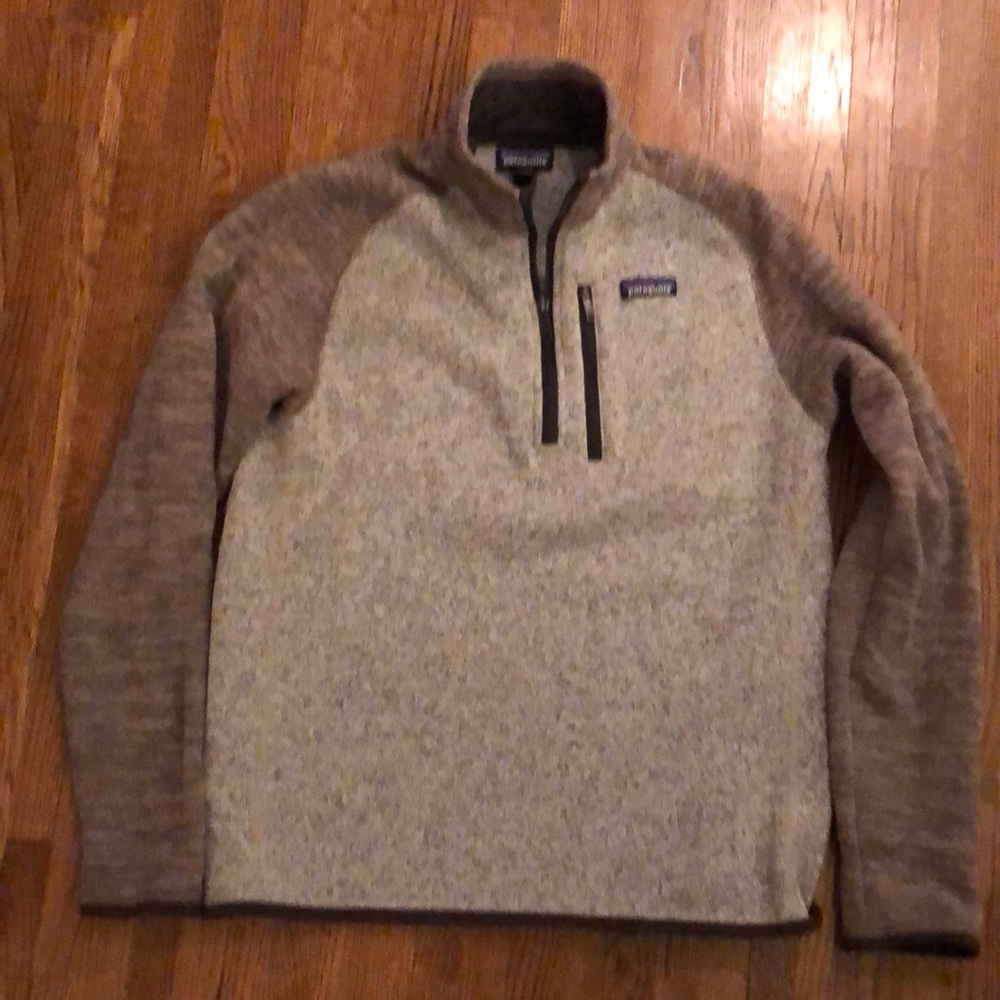 Patagonia men’s medium quarter zip pullover